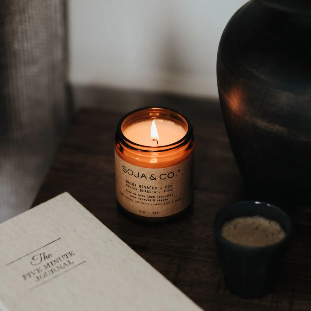 Bougie | Baies givrées + Pin - SOJA & CO